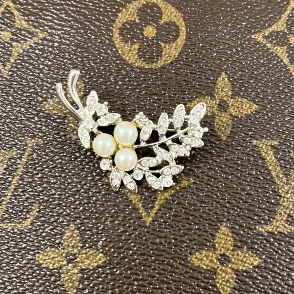Vintage Silver and Pearl Leaf Brooch
